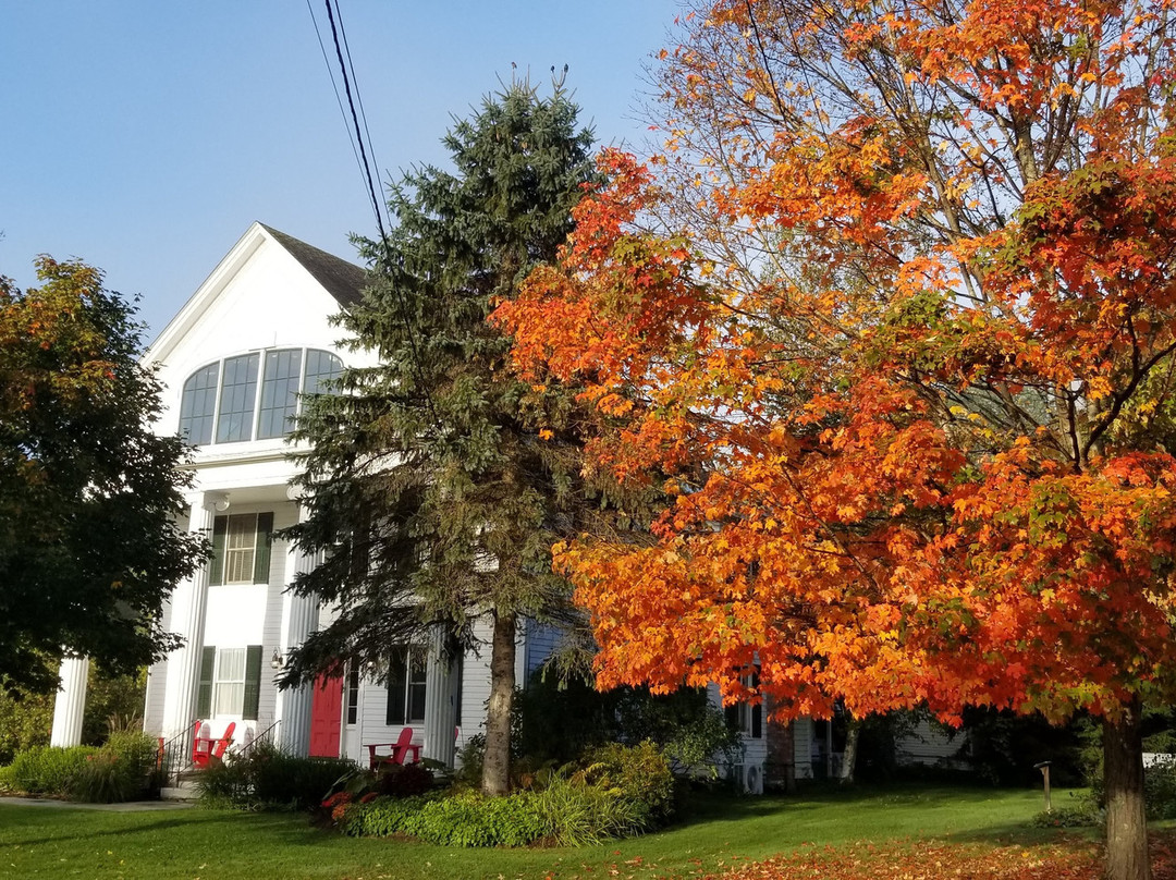 Brookline酒店住宿-The Four Columns Inn And 1832 Tavern