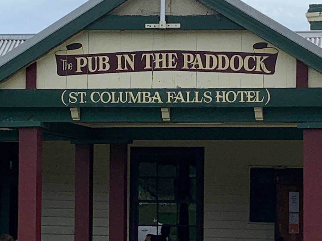 Pub in the Paddock主图