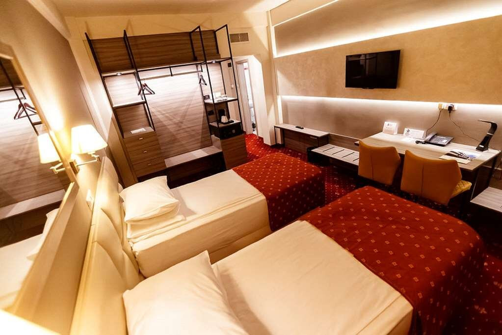 Best Western Plus Lido Hotel主图