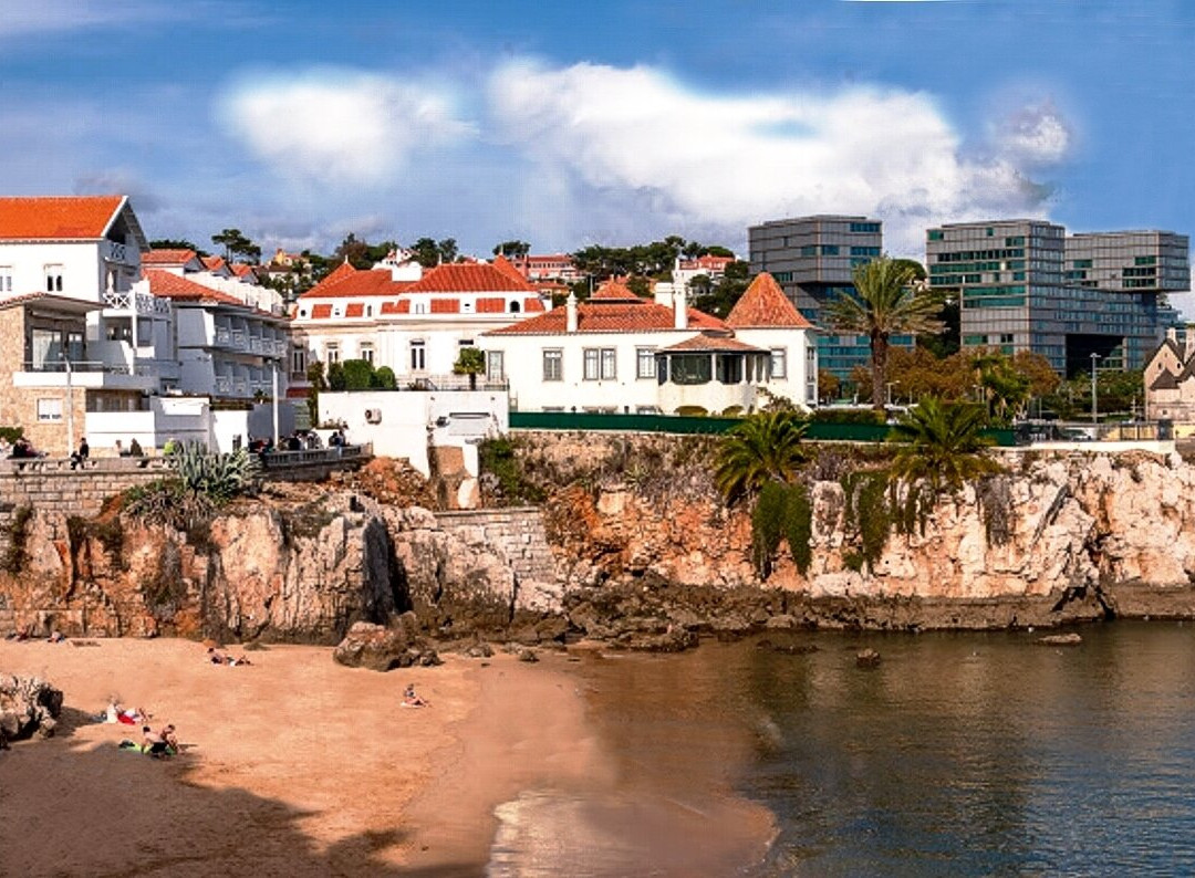 Praia da Rainha景点图片