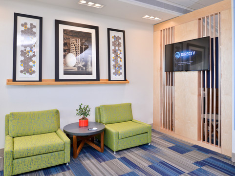 智选假日套房酒店-特里尼蒂主图