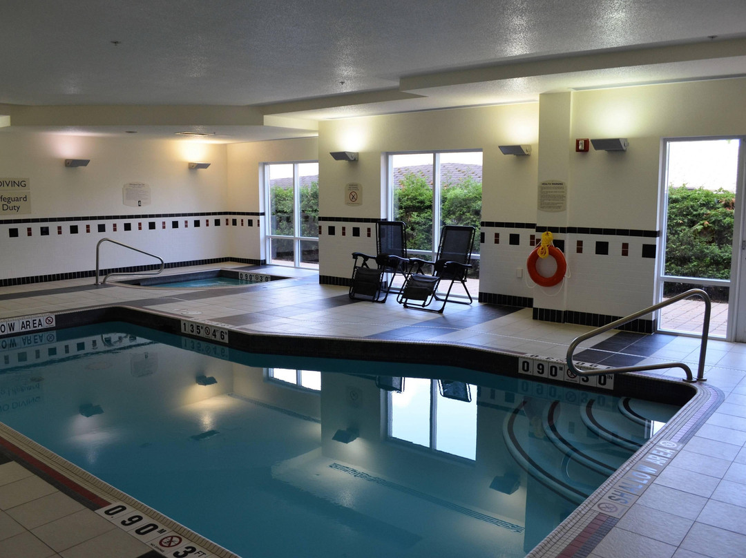 苏圣玛丽万枫套房酒店主图