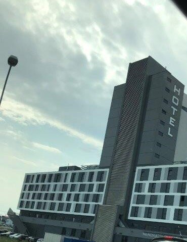 Pannonia Tower Hotel Parndorf主图