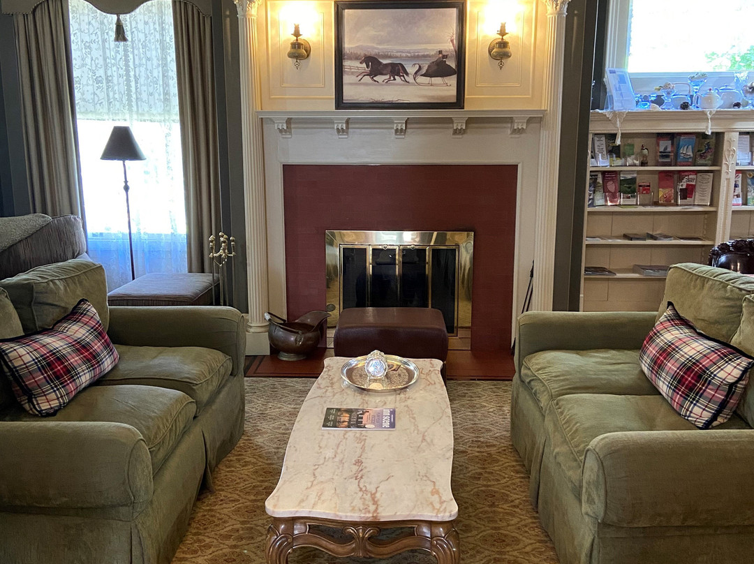 Berry Manor Inn And Hotel主图