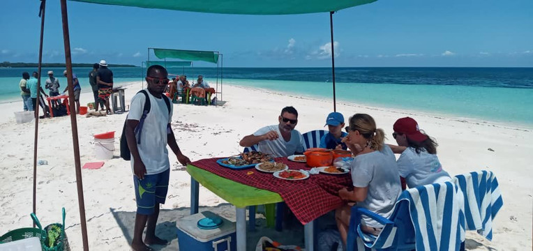 Hussein Tourist Guider-江比阿尼必去景点