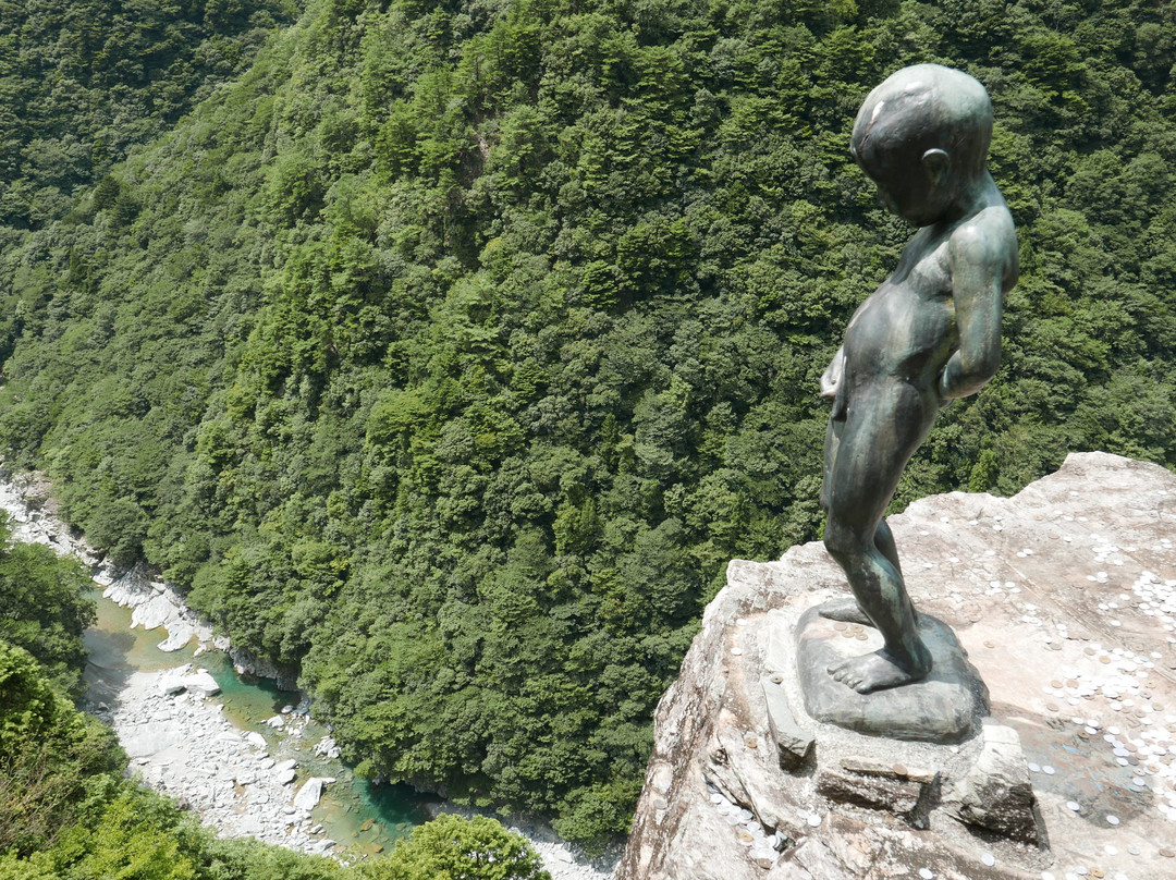 The Peeing Boy Of Iya Gorge-三好市必去景点