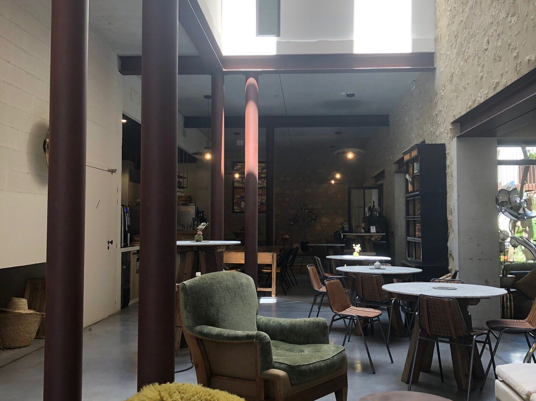 Hotel 19-21主图