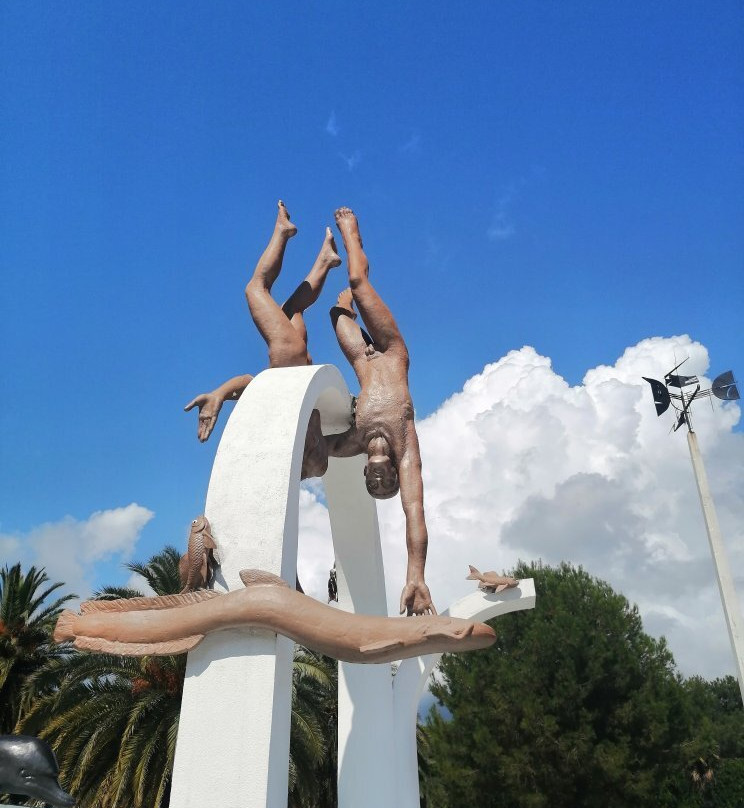 Sculpture Divers-Pitsunda必去景点