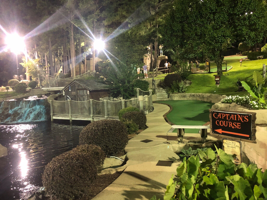 Pirate's Cove Adventure Golf-温泉城必去景点