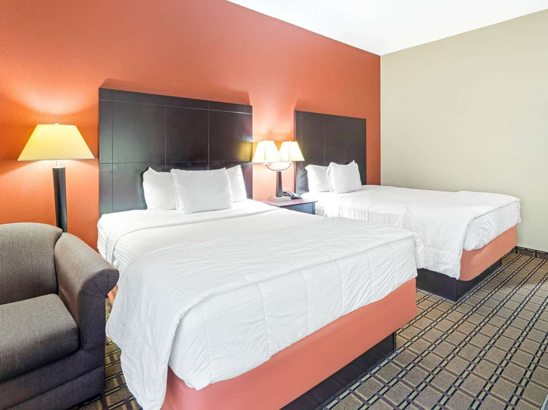 La Quinta Inn & Suites by Wyndham McAlester主图