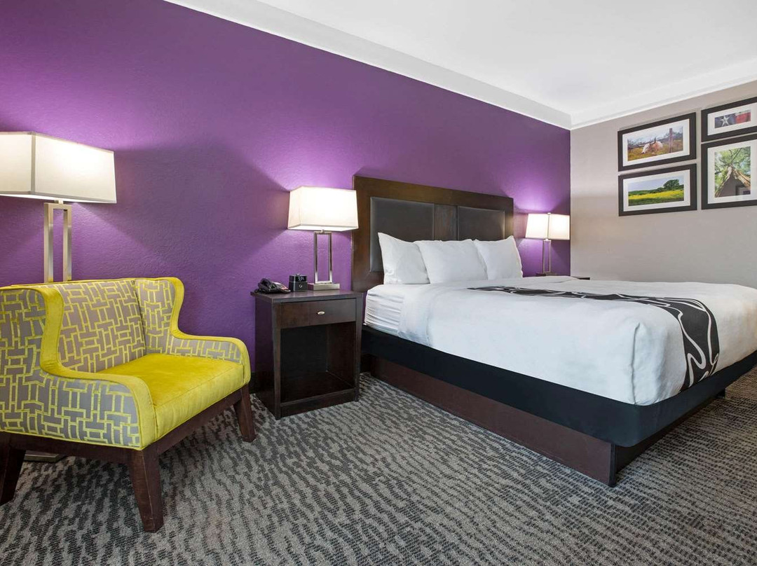 La Quinta Inn & Suites by Wyndham Pearland - Houston South主图