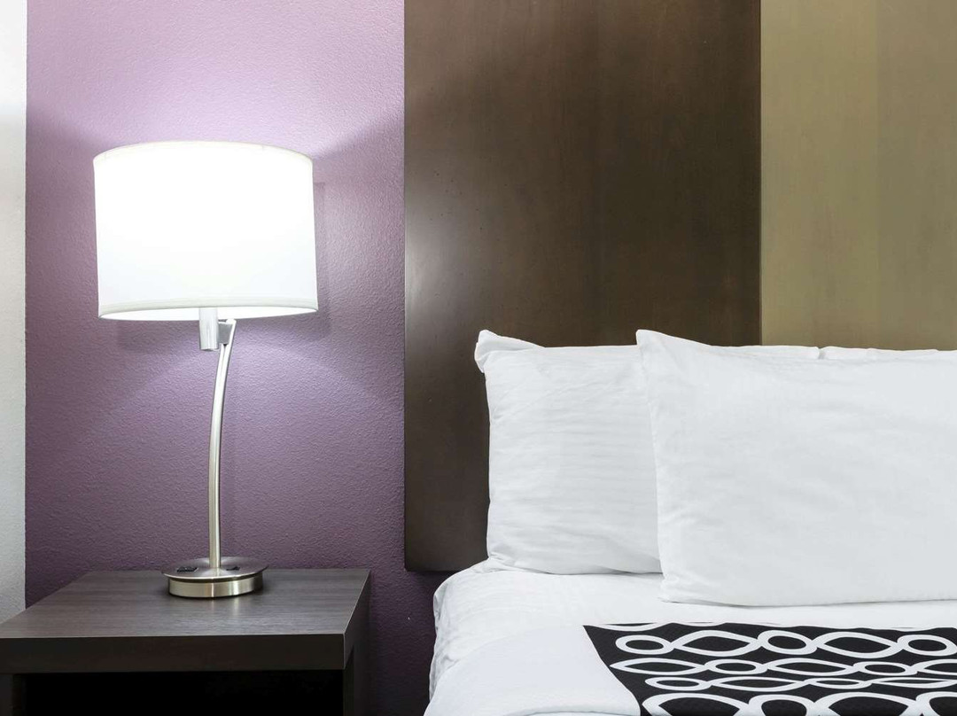 La Quinta Inn & Suites by Wyndham Claremore主图