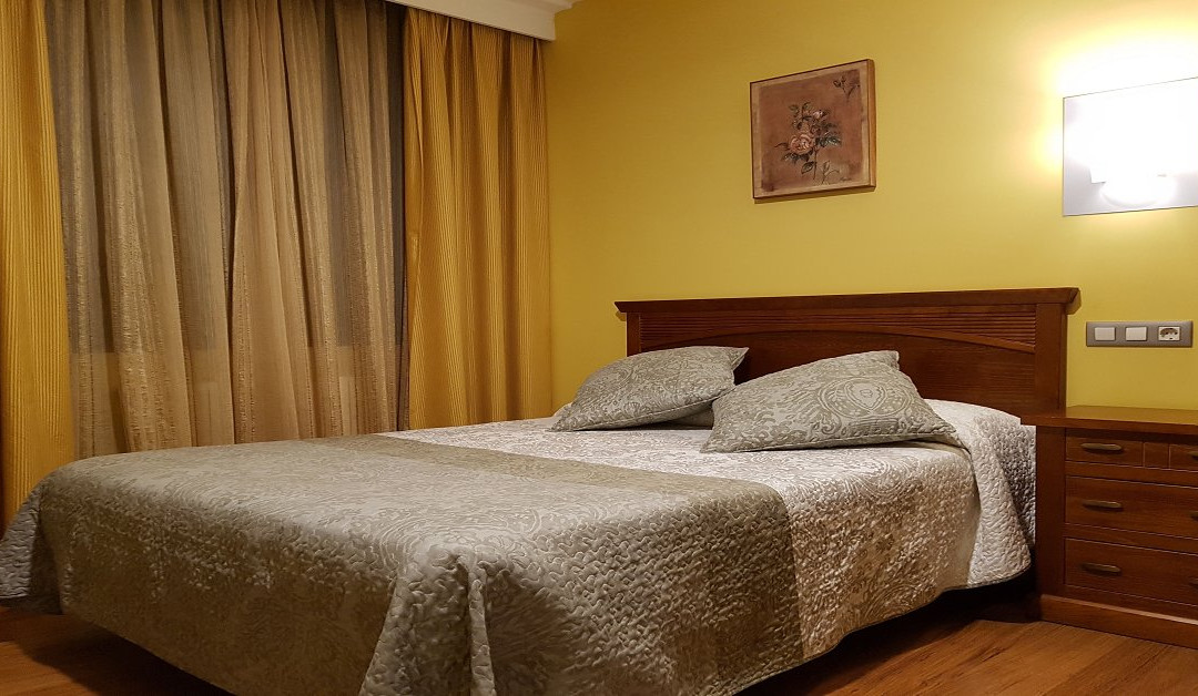 Hotel Reina Isabel主图