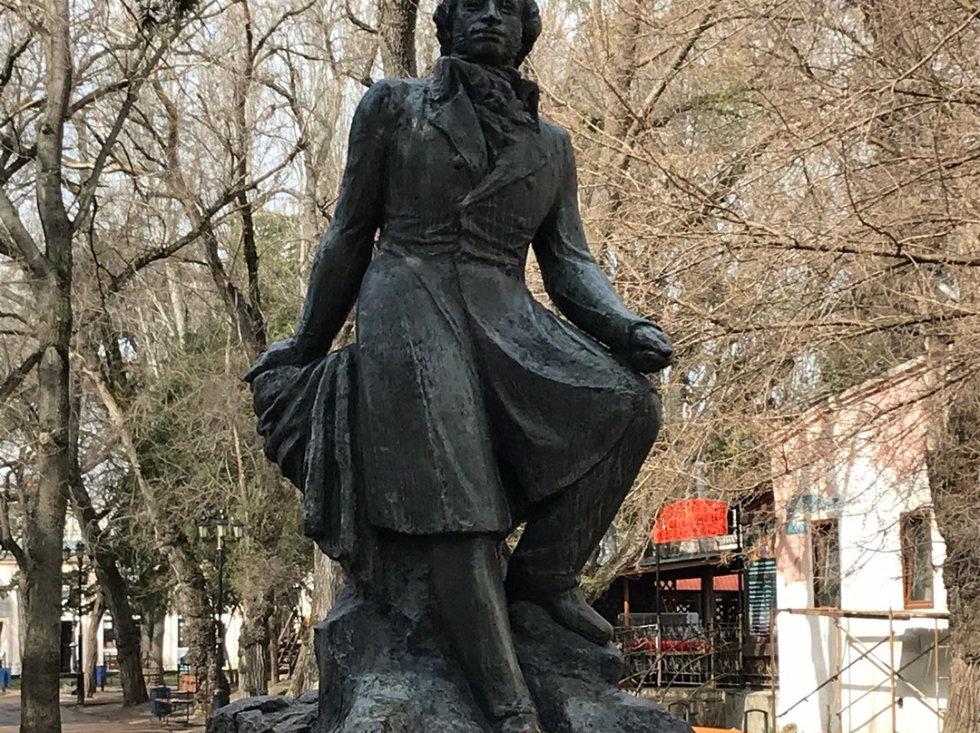 Monument to Alexander Pushkin-Feodosia必去景点
