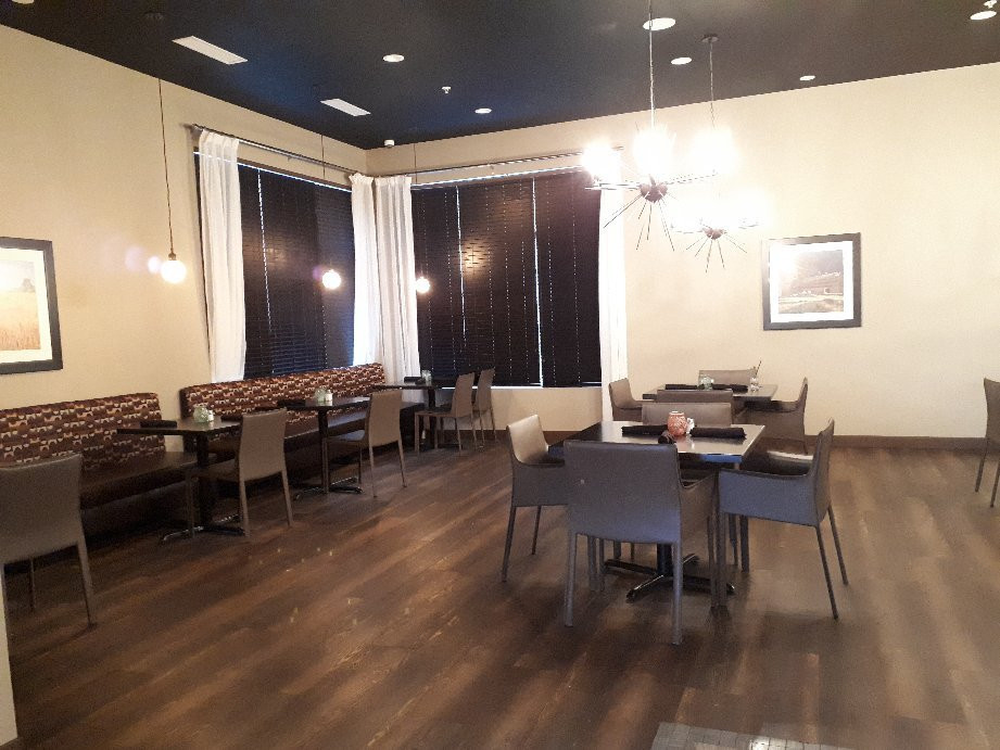 Four Points By Sheraton Grande Prairie主图