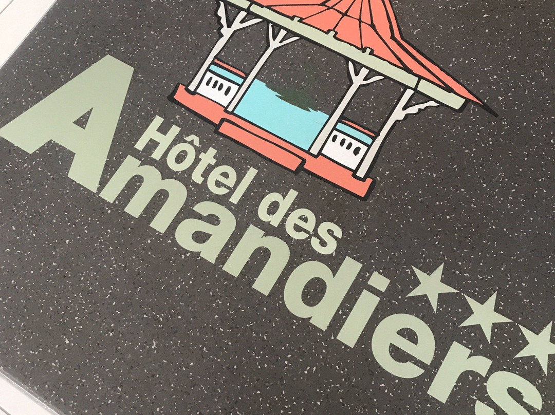 Hotel Bar Restaurant les Amandiers主图