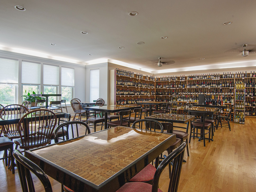 Anderson旅游景点-Water Tower Fine Wines