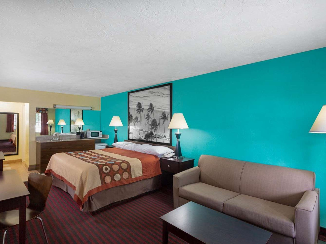 Super 8 by Wyndham Bradenton Sarasota Area主图