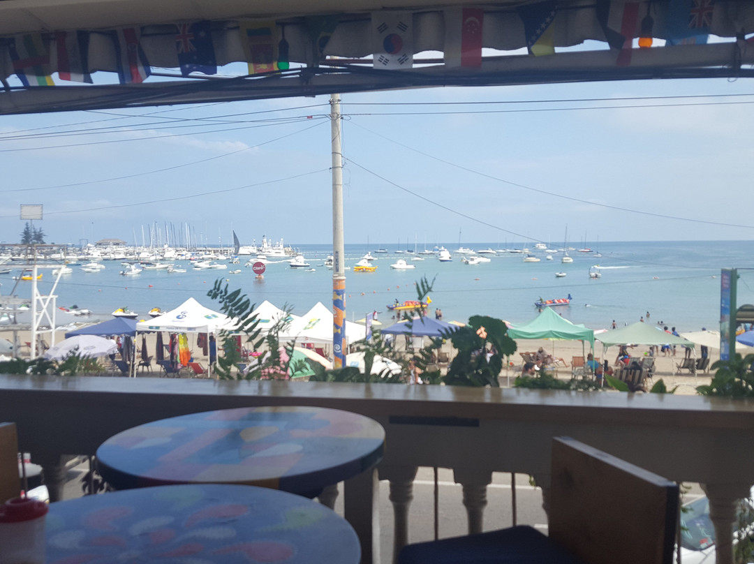 Chescos Hotel & Hostel Restobar主图