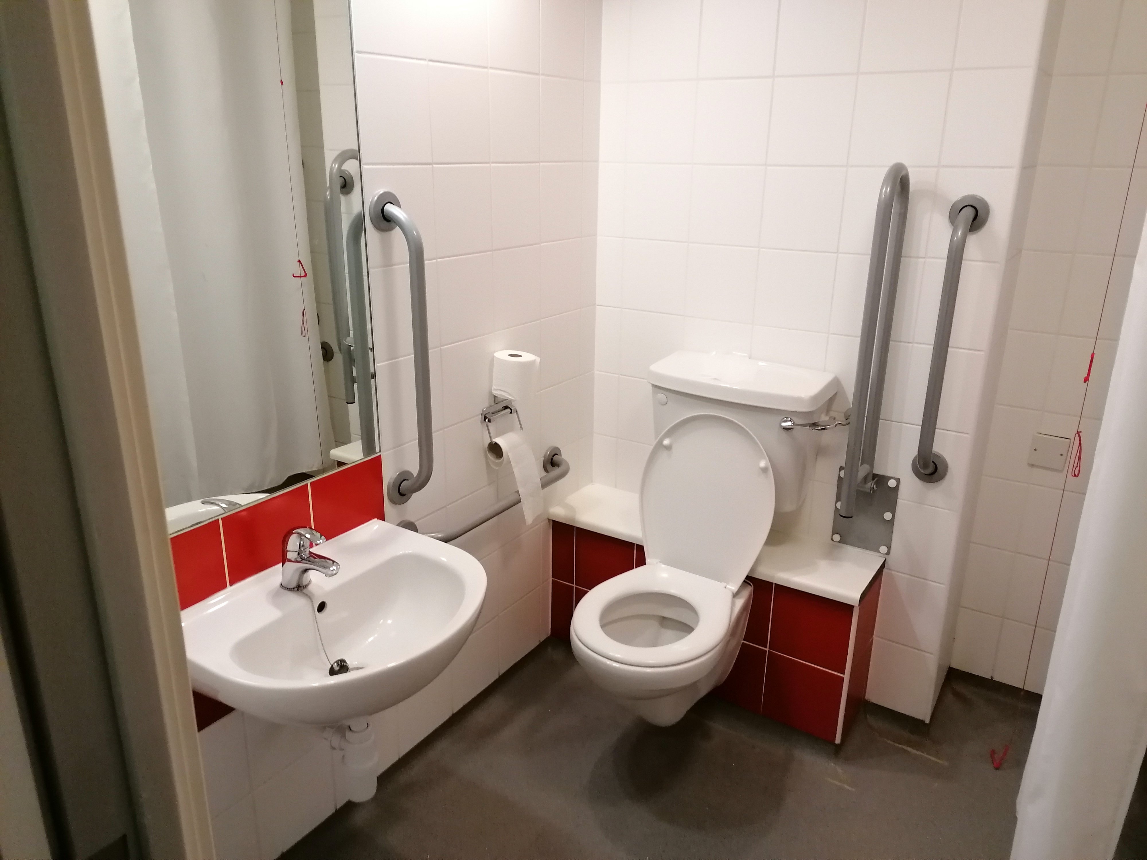 Travelodge Stafford Central Hotel-浴室