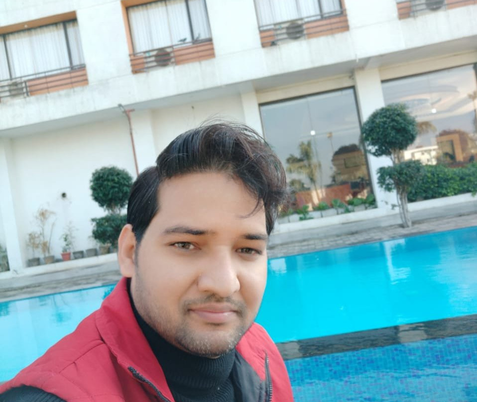 Solitaire Hotel and Resorts主图