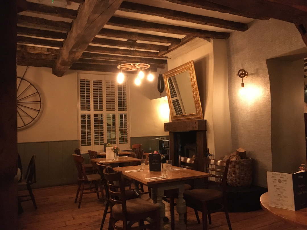 The Littleton Arms Hotel主图
