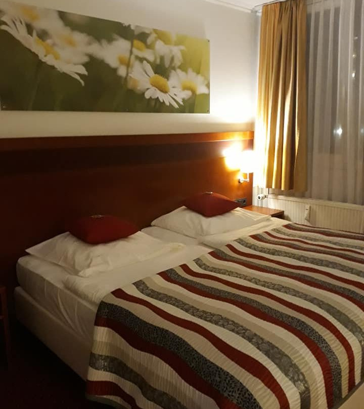 Hotel Rosenpark Laurensberg主图