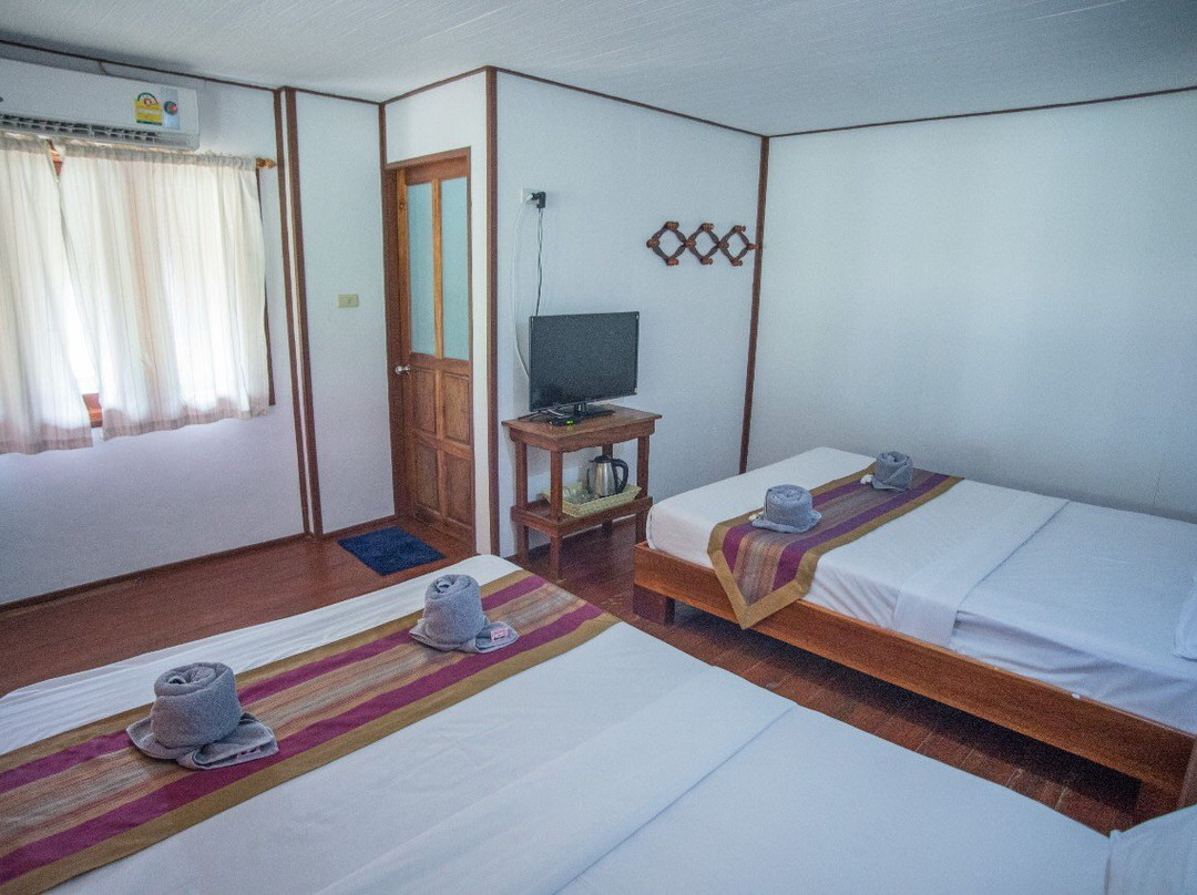 Folk Tales Beach House Resort主图