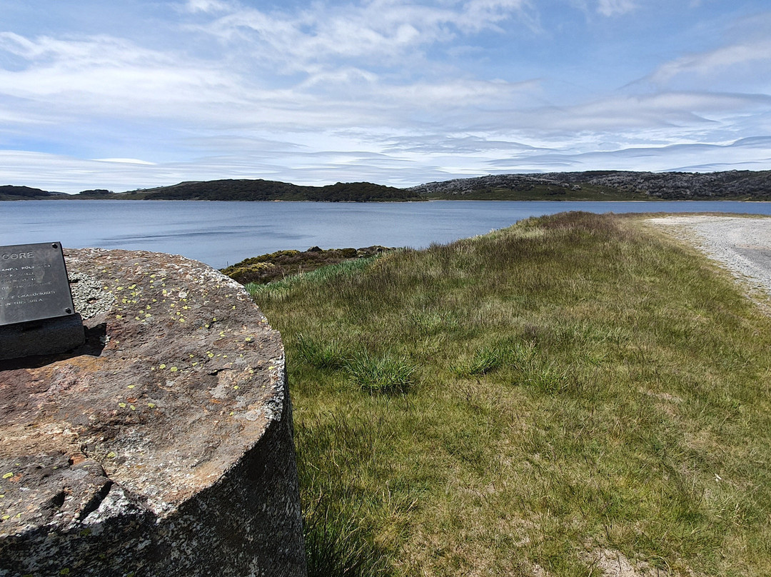 Rocky Valley Lake-Falls Creek必去景点