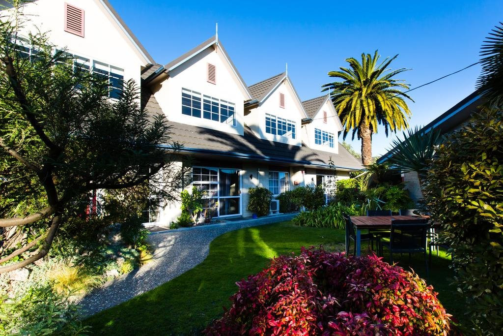 ASURE Colonial Lodge Motel主图