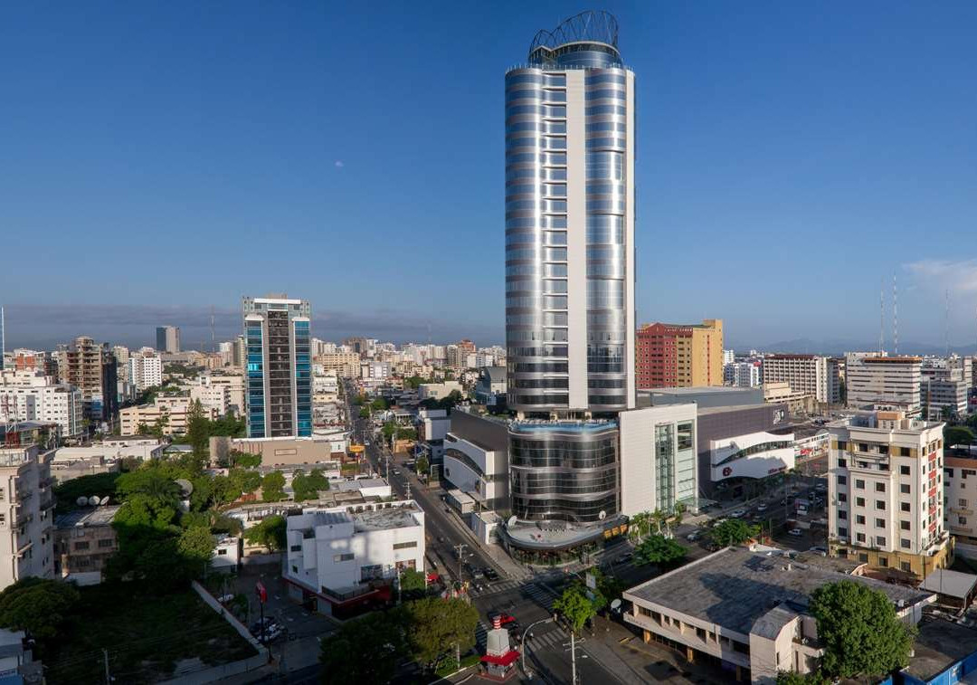 圣多明各希尔顿大使套房酒店主图