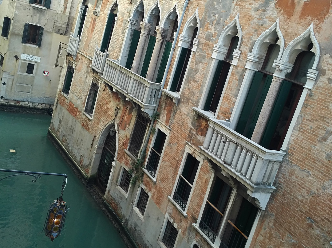 圣塔罗酒店主图