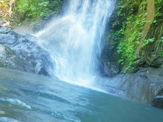 Taman Sari Waterfall-吉安雅必去景点