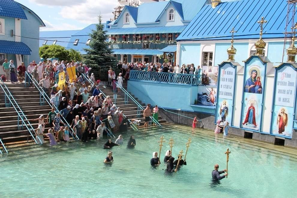 Spring of Saint Anna-Onyshkivtsi必去景点