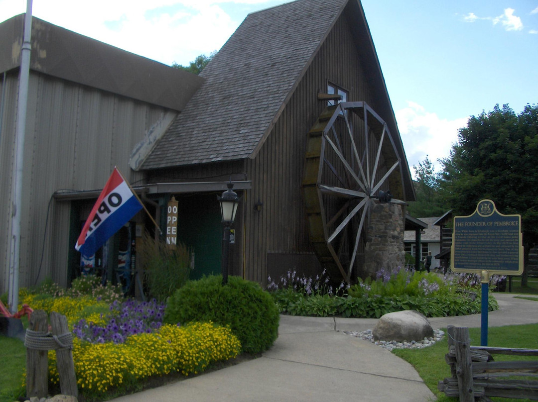 Champlain Trail Museum and Pioneer Village景点图片