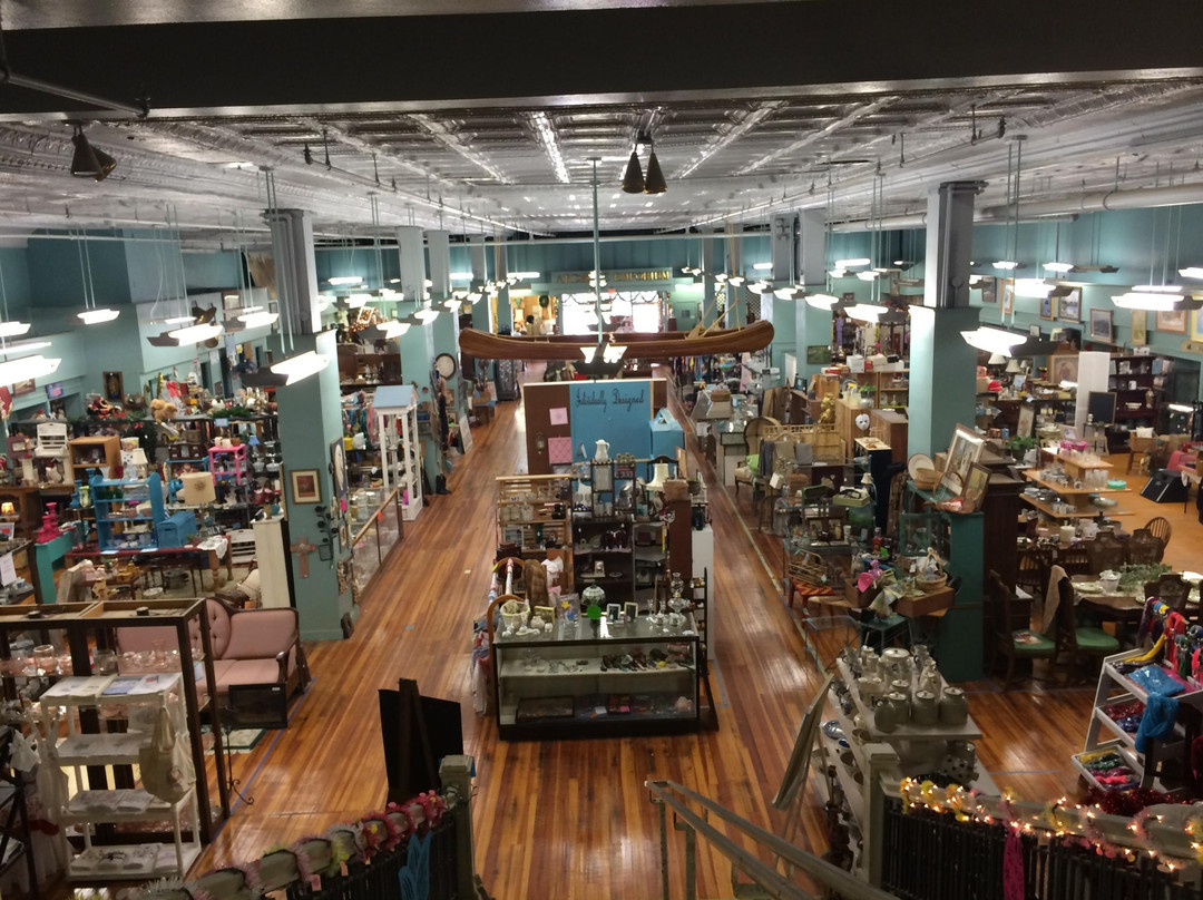 Ardmore Emporium Antiques景点图片