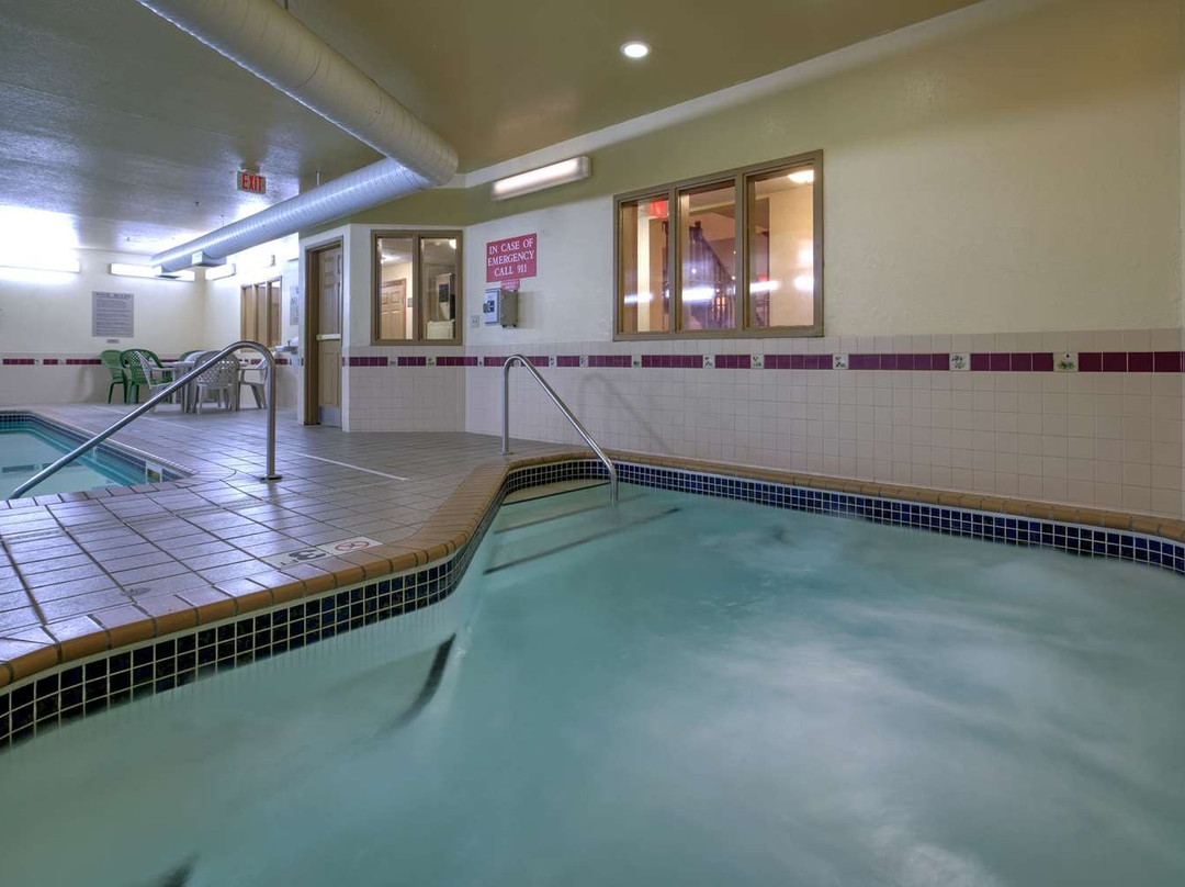 Country Inn & Suites by Radisson, Forest Lake, MN主图