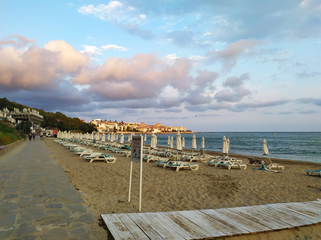 Hotel Paradise Beach Residence主图