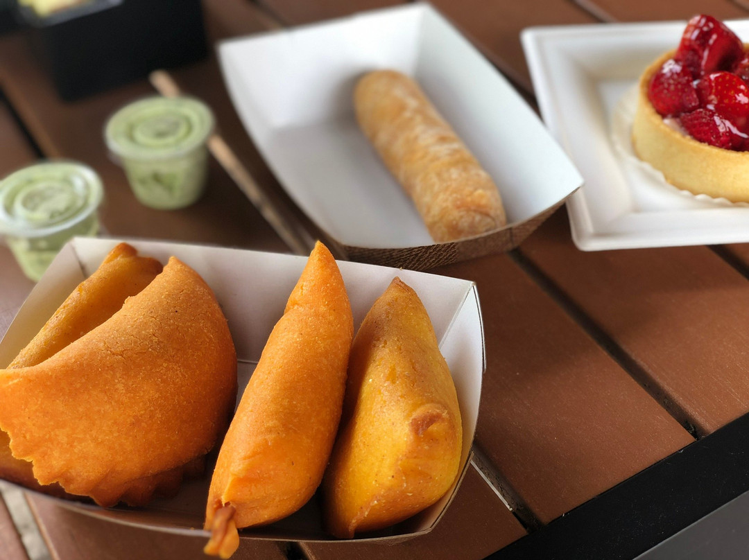 Mecatos Bakery & Café