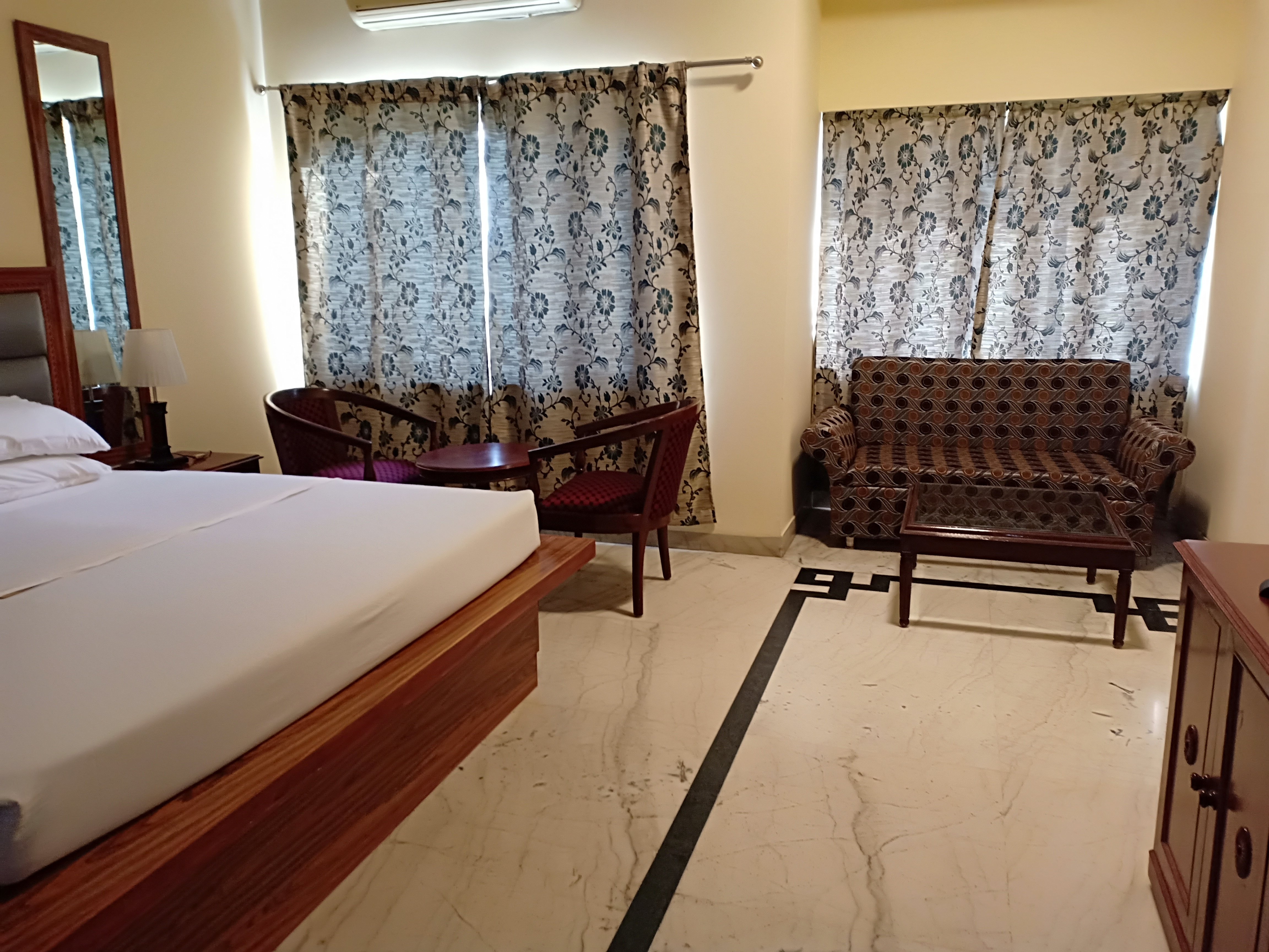 The Royal Residency-官方