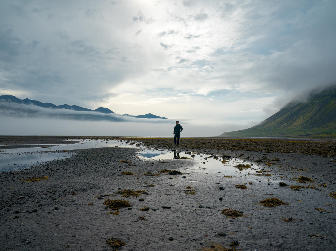 Folaldafoss Waterfall-Sledbrjotur必去景点