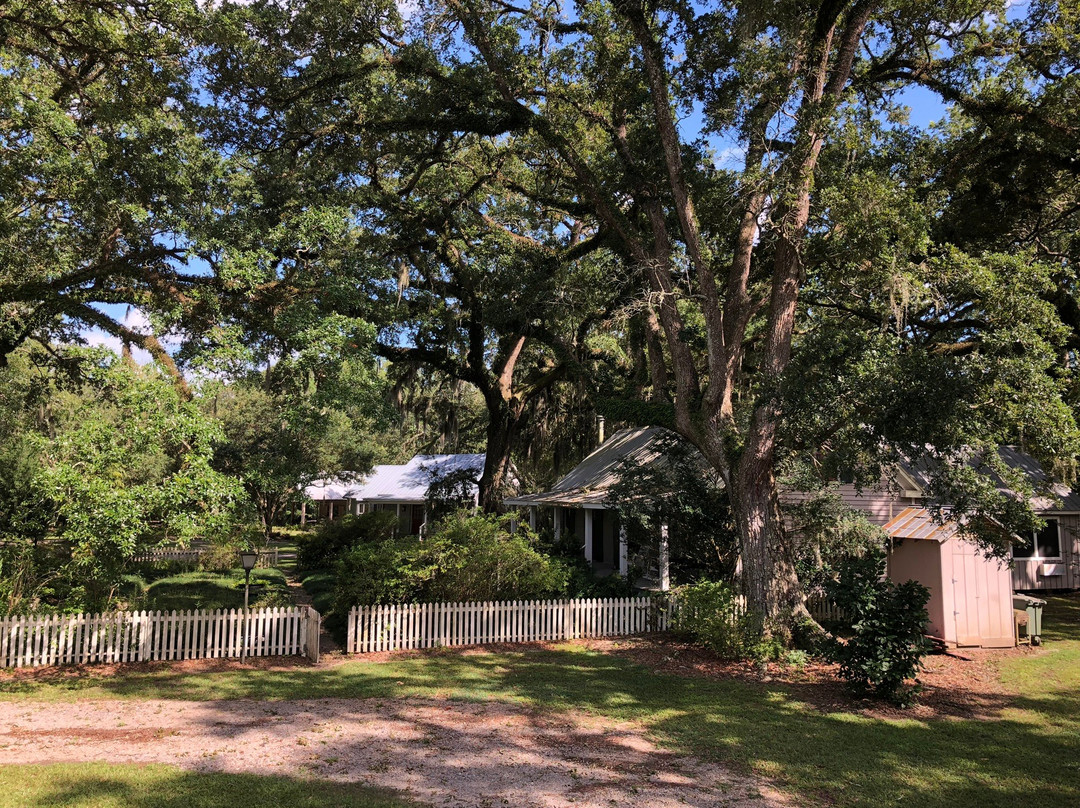 Country Charm Bed and Breakfast主图