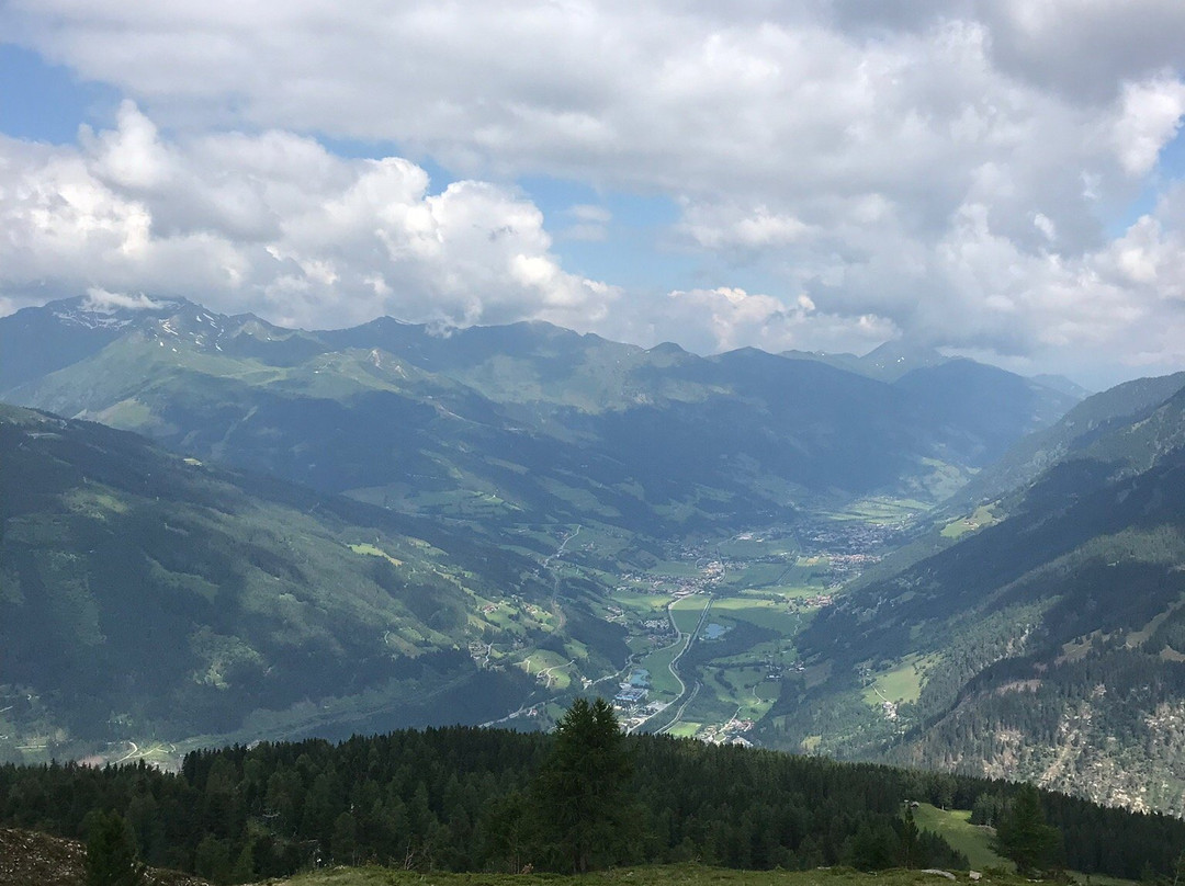Huettenkogel Wanderweg-泉卡斯汀必去景点