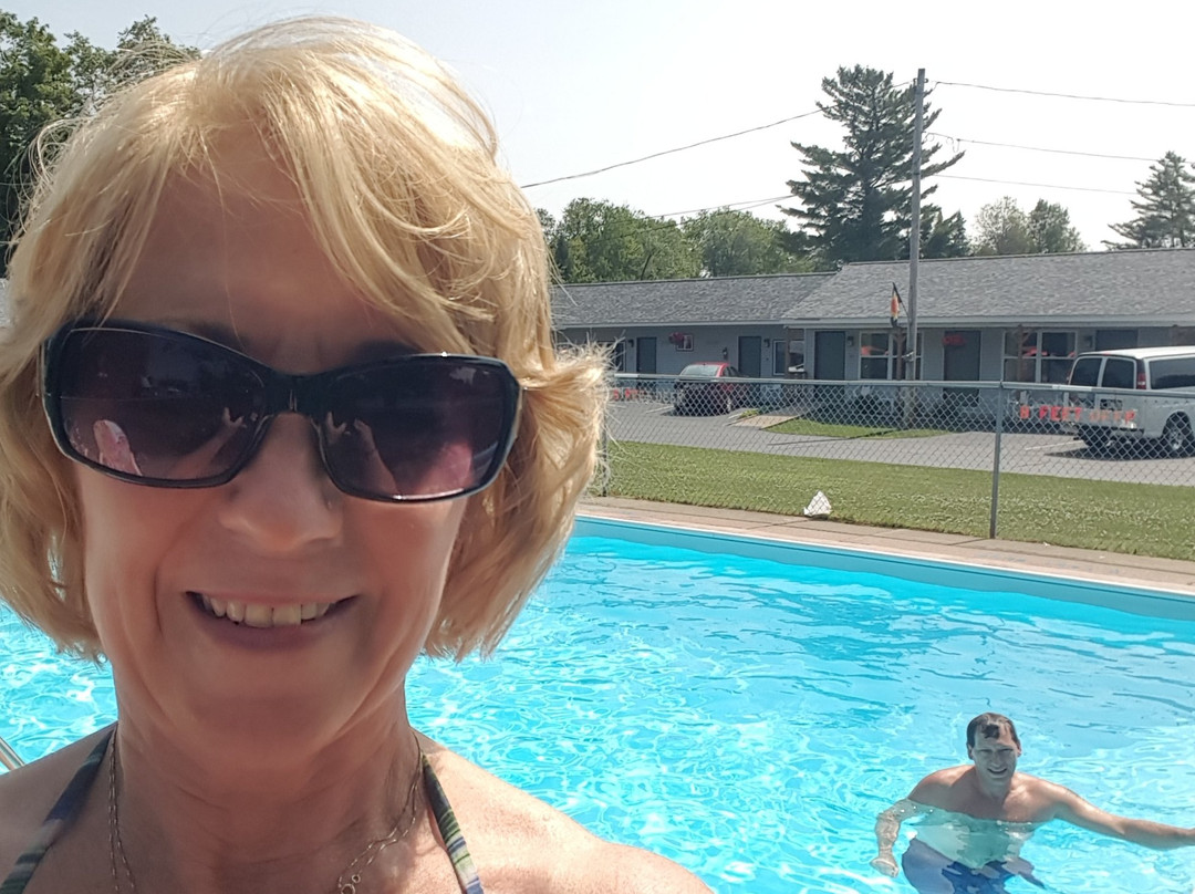 Christy's Motel主图