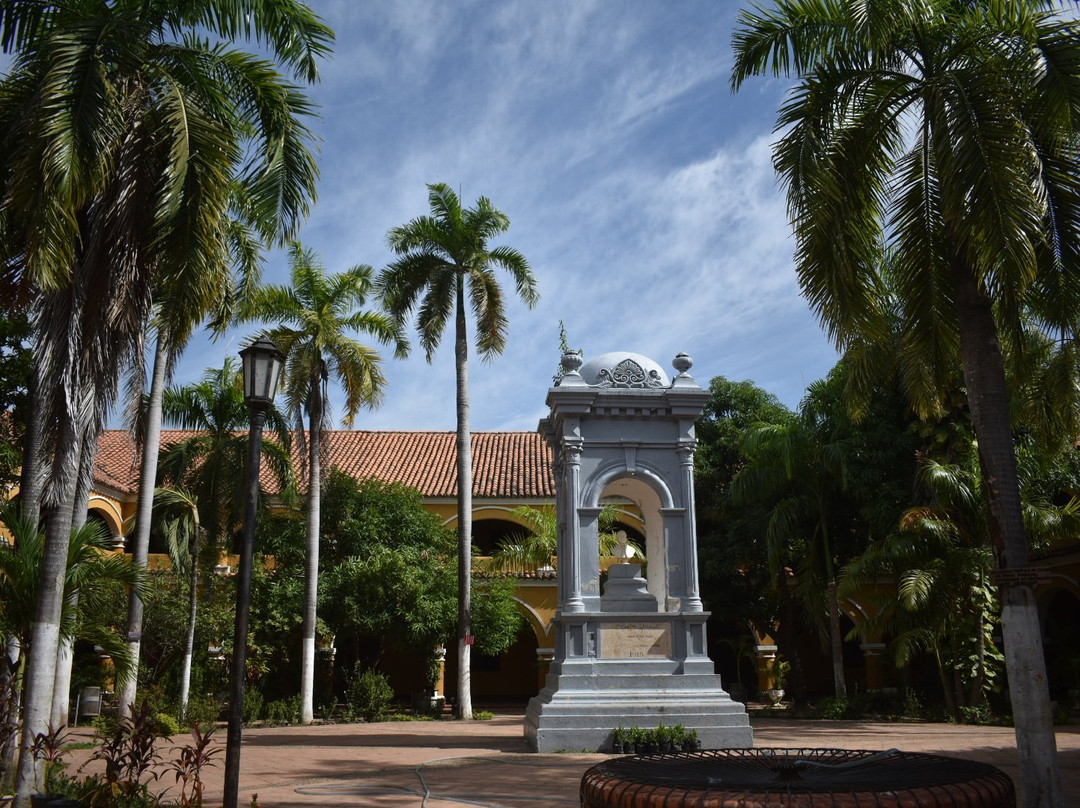 Colegio Nacional Pinillos-蒙波斯必去景点