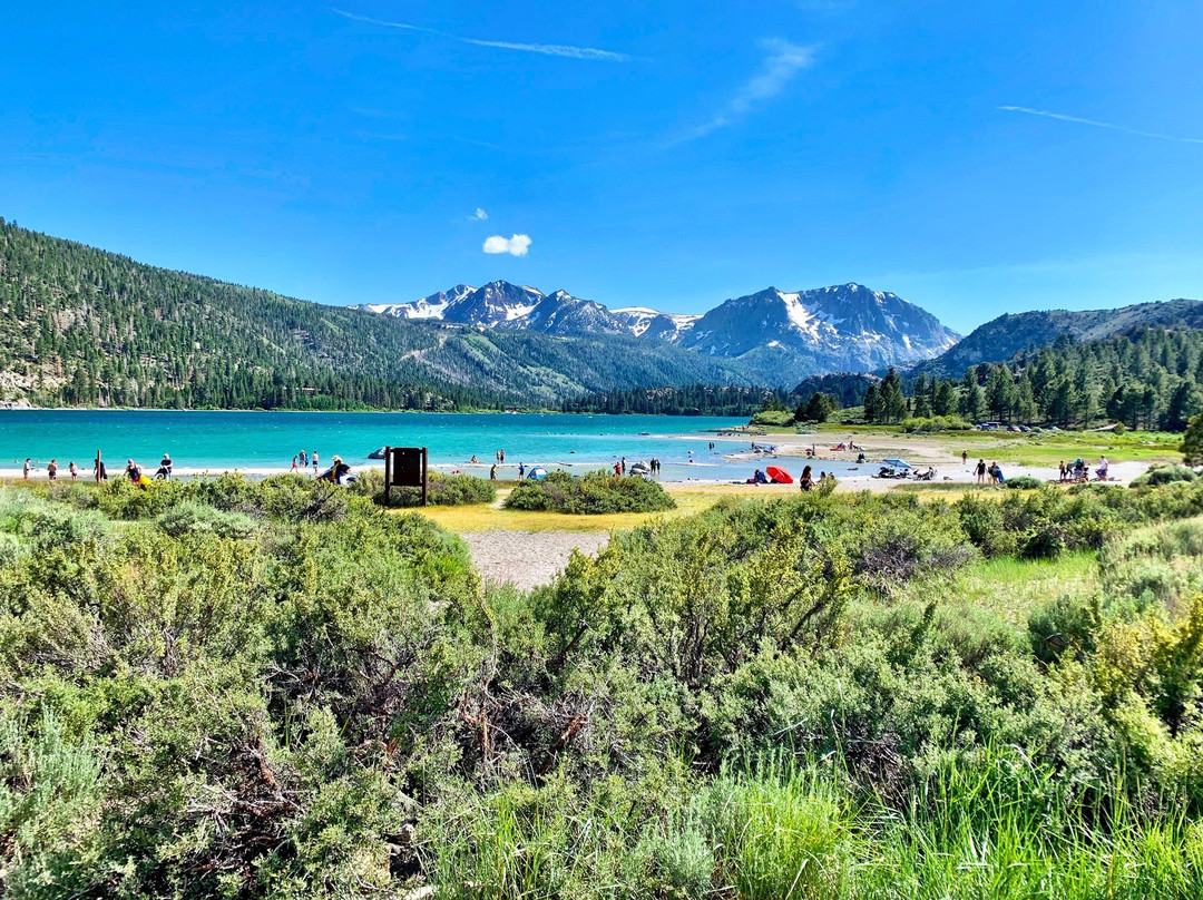 瞻博温泉度假村主图