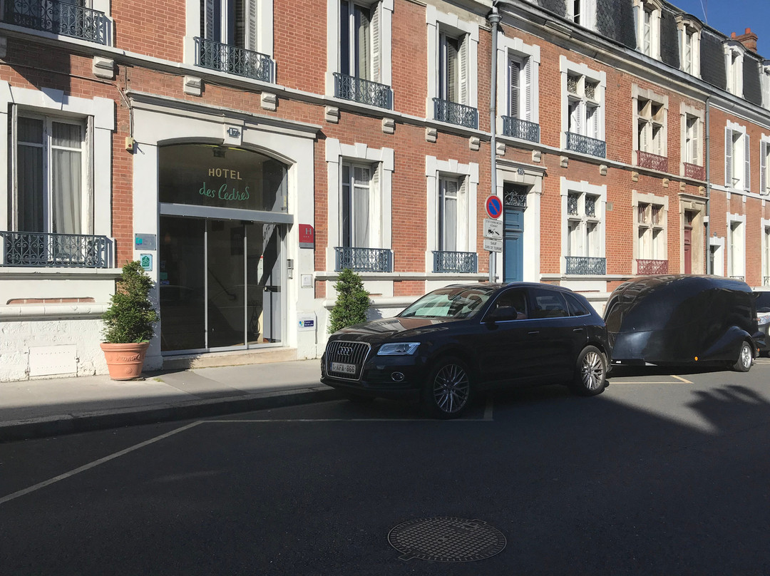 瑟瑞斯酒店主图