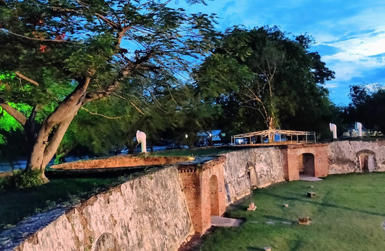 Phi Suea Samut Fort-帕沙姆佛塔必去景点