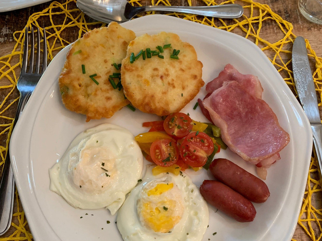 The Leopard Tree主图