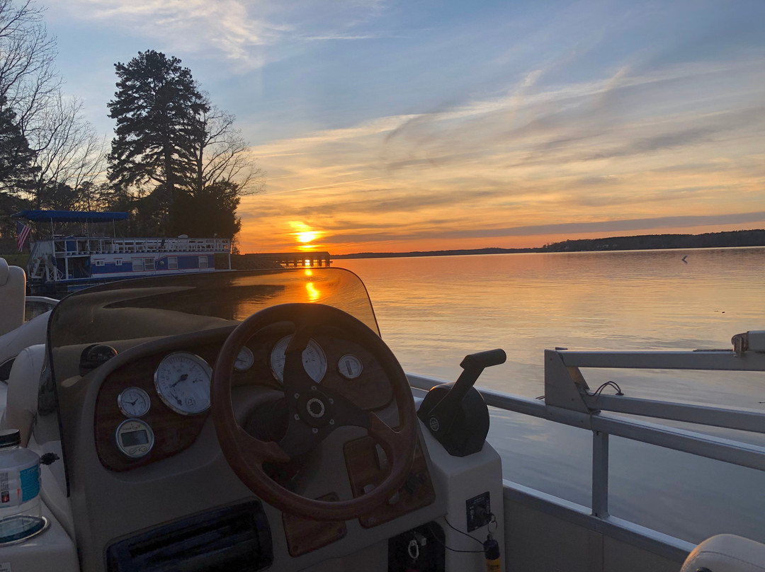 Lake Gaston Summer Rentals景点图片